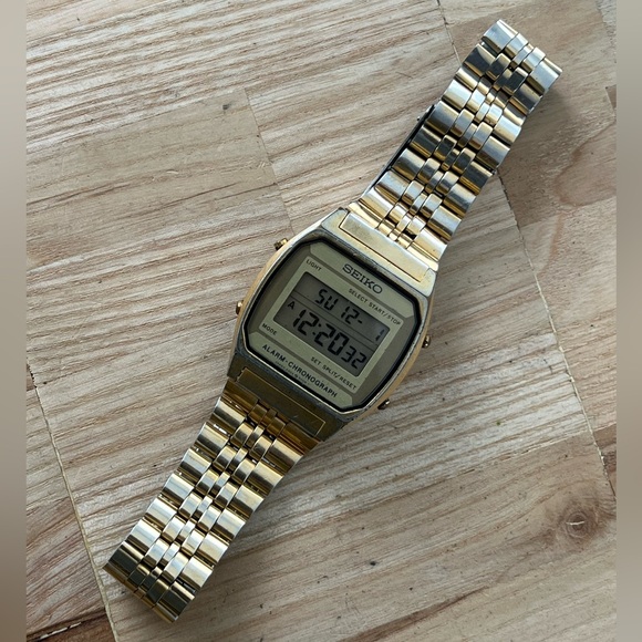 Seiko Alarm-Chronograph Rare Vintage Men’s Watch Gold-Tone Case Bracelet - Picture 9 of 16